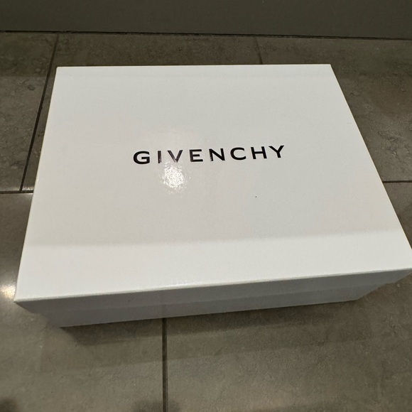 Givenchy Croc Embossed Brown Heels Western Style - Picture 10 of 10